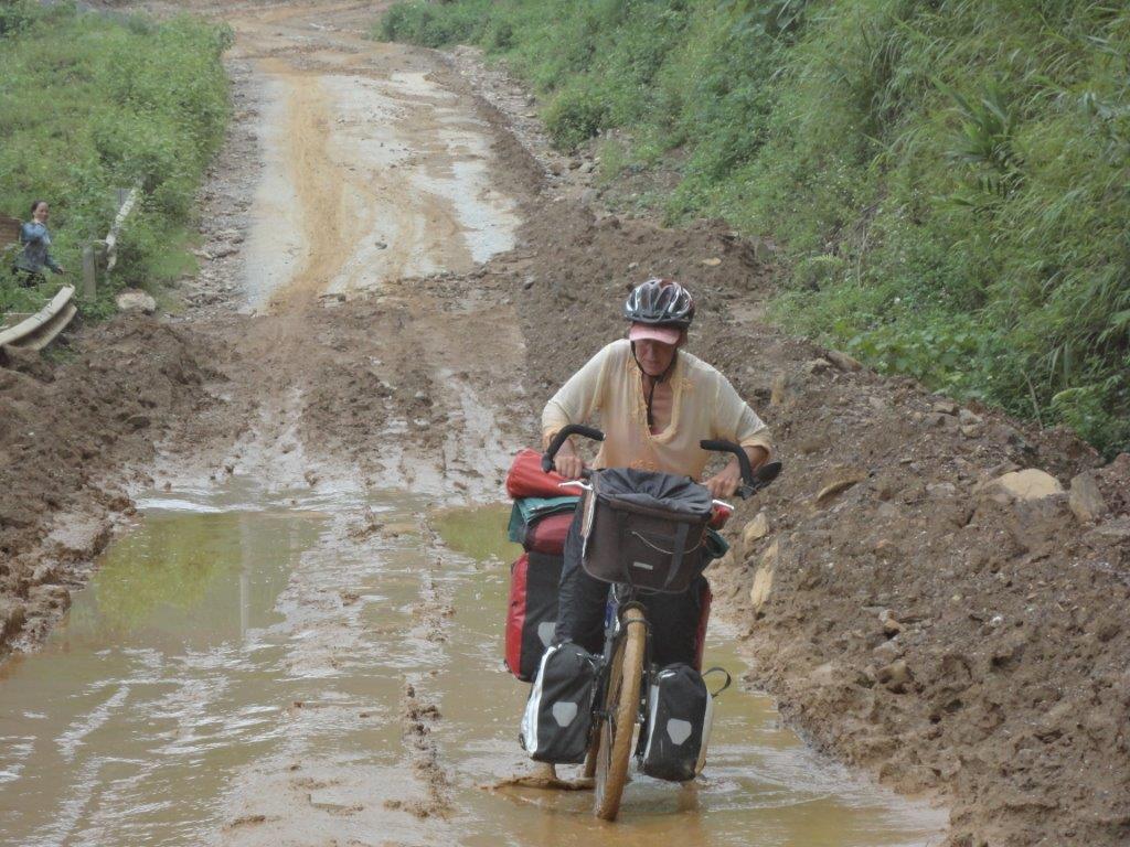 tl_files/cam/images/campus/campus on tour/17_Vietnam_vor Pho Rang_Baustelle.jpg tl_files/cam/images/campus/campus on tour/17_Vietnam_vor Pho Rang_Baustelle.jpg